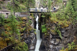 maligne-canyon-canada