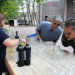 A hora que todos esperavam era degustar os vinhos da bodega A hora que todos esperavam era degustar os vinhos da bodega