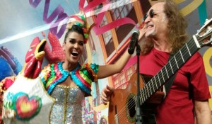 Alceu Valença comanda carnaval em ação da Setur-PE no metrô de São Paulo