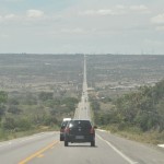 As longas estradas que ligam os municípios do interior pernambucano se estendem por centenas de quilômetros