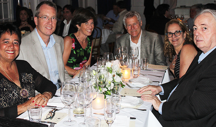 Abav-RJ reúne trade em festa com expectativa de dias melhores;veja fotos 1 Cristina Fritsch com o secretário Nilo Sérgio, o cônsul James Story, Sonia Chammy o Rio CVB e convidados