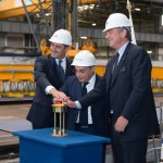 Junho de 2015: CEO da Fincantieri, Giuseppe Bono entre o CEO da MSC Cruzeiros, Gianni Onorato e Pierfrancesco Vago, Presidente Executivo da MSC Cruzeiros, na cerimônia de primeiro corte do aço do MSC Seaside.