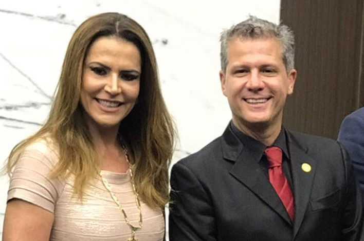 Érica Drumond recebe homenagem da Câmara Municipal de Belo Horizonte Érica Drumond e o vereador Léo Burguês