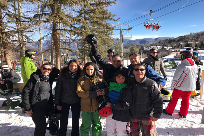 Abreu leva agentes para famtour em Aspen Os profissionais da Abreu estiveram em uma das mais famosas montanhas de Aspen, a Snowmass _ Créditos_ Abreu