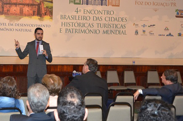 Embratur debate competitividade de parques naturais no Brasil 1 Representante da Embratur durante Encontro Brasileiro das Cidades Históricas Turísticas e Patrimônio Mundial