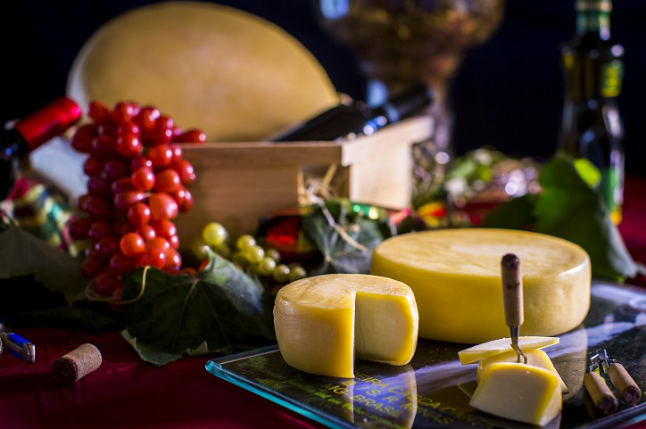Quatro destinos para fugir da folia no carnaval Gastronomia é atrativo da Serra da Canastra (Foto: Aprocan)
