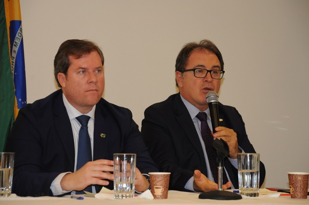 Marx Beltrão, ministro do Turismo, e Vinicius Lummertz, presidente da Embratur