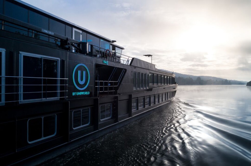 Cruzeiro U by Uniworld leva passageiros para uma das maiores festas a céu aberto do mundo Viagens do roteiro Rolling on the Rhine saem por US$ 1266 por pessoa