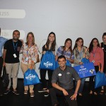 Agentes de viagens mais bem colocados no quiz receberam prêmios da euipa da Universal Agentes de viagens mais bem colocados no quiz receberam prêmios da euipa da Universal