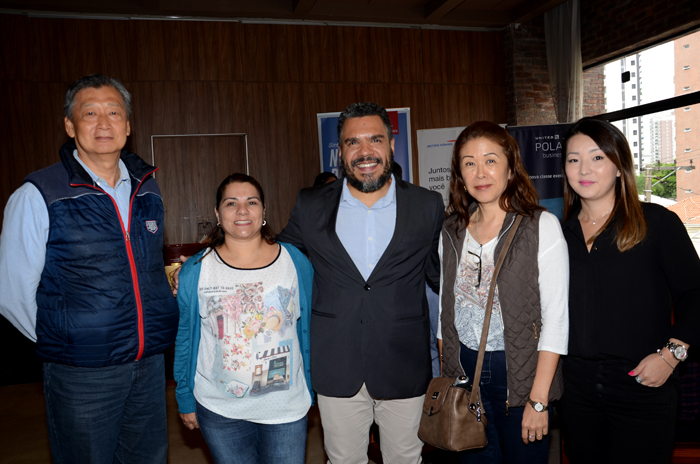 Alexandre Wu, Ivoni Ramos e Lilian Wu, da Happy Holiday, com Fabiano Portela e Sayuri Miyoshi, da Rexturadvance Alexandre Wu, Ivoni Ramos e Lilian Wu, da Happy Holiday, com Fabiano Portela e Sayuri Miyoshi, da Rexturadvance