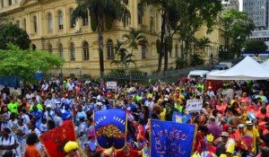 Força dos blocos consolida carnaval de rua de São Paulo