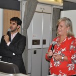 João Pedro Pita, do GRU Airport, e Annette Taeuber, do grupo Lufthansa, durante coletiva de imprensa no B777-300