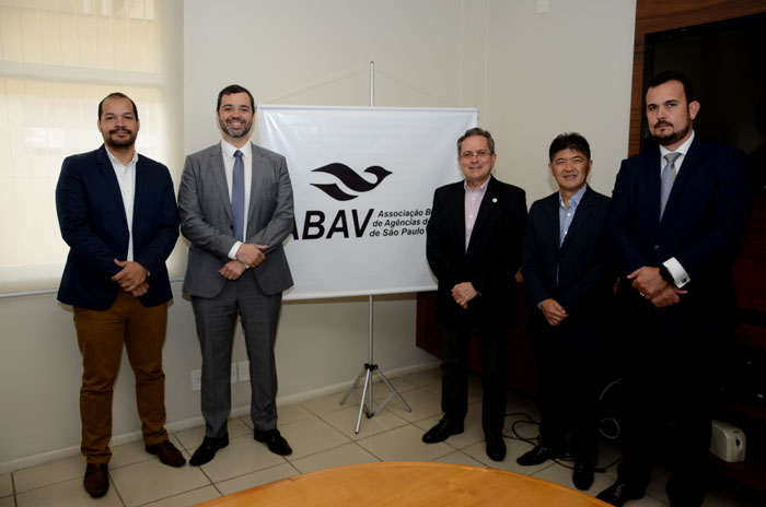 70º Fórum Executivo Abav-SP tem apresentação sobre PCI Marcelo Yoshino, da Trustwave, Edmilson Romão, presidente da Abav-SP, Carlos Palmeira, presidente da Abav Nacional, Gervásio Tanabe, da Abracorp e Marcelo Oliveira, consultor jurídico da Abav Nacional