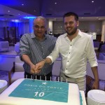 Orlando Giglio e Ramón Girón cortam o bolo do niversário de dez anos doIberotar Praia do Forte