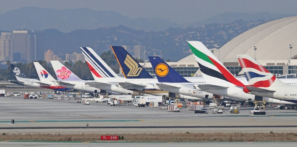 cropped-airline-tail-line-up-lax-mbihr-12-8-13