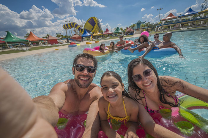 Wet’n Wild comemora 20 anos com promoção relâmpago a cada mês 1 A primeira acontecerá entre os dias 19 e 23 de fevereiro, em que o ingresso do parque aquático custará R$39 para entrada após às 13h