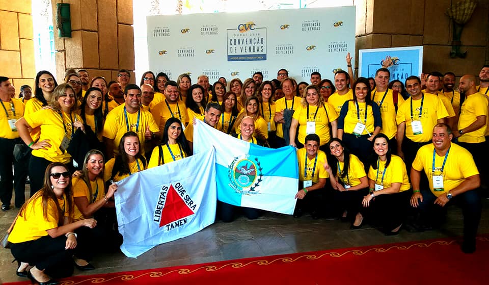 Adriano Gomes e a equipe do Rio de Janeiro (Foto Reprodução Facebook) Adriano Gomes e a equipe do Rio de Janeiro (Foto Reprodução Facebook)