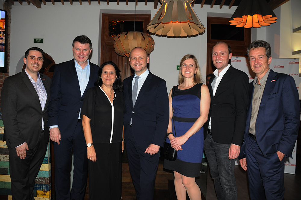 Carlos Carbona, do visitBerlin, Sandra Martins, representante de Berlin e Viena no Brasil, Norbert Kettner e Ingrid Friz-Frizberg, de Vienna, e Florian Wiesinger e Christian Tanzler, do visitBerlin