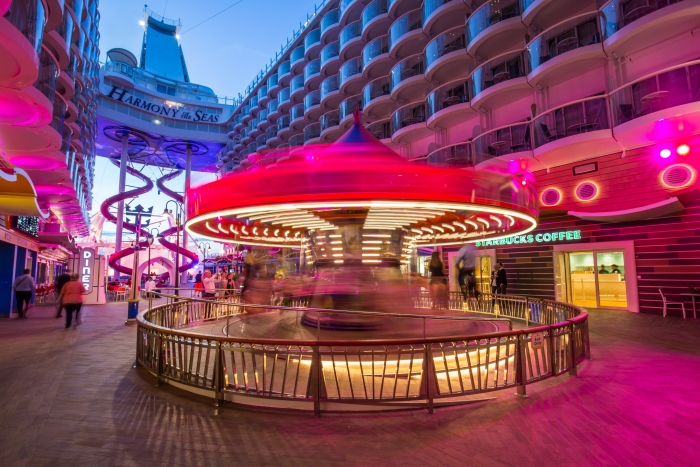 Symphony of the Seas assume posto de maior navio do mundo nesta sexta (23) 8 Carrossel abordo do Harmony of the Seas