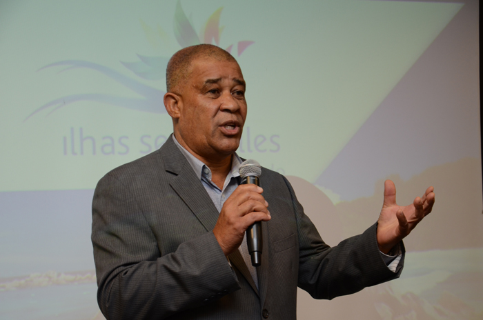 Ilhas Seychelles receberam 120% mais brasileiros em 2017; veja fotos David Germain, diretor do Turismo de Seychelles, durante apresentação sobre o destino
