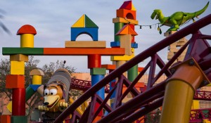 Disney mostra como vai ser o passeio pela Montanha-Russa Slinky Dog Dash