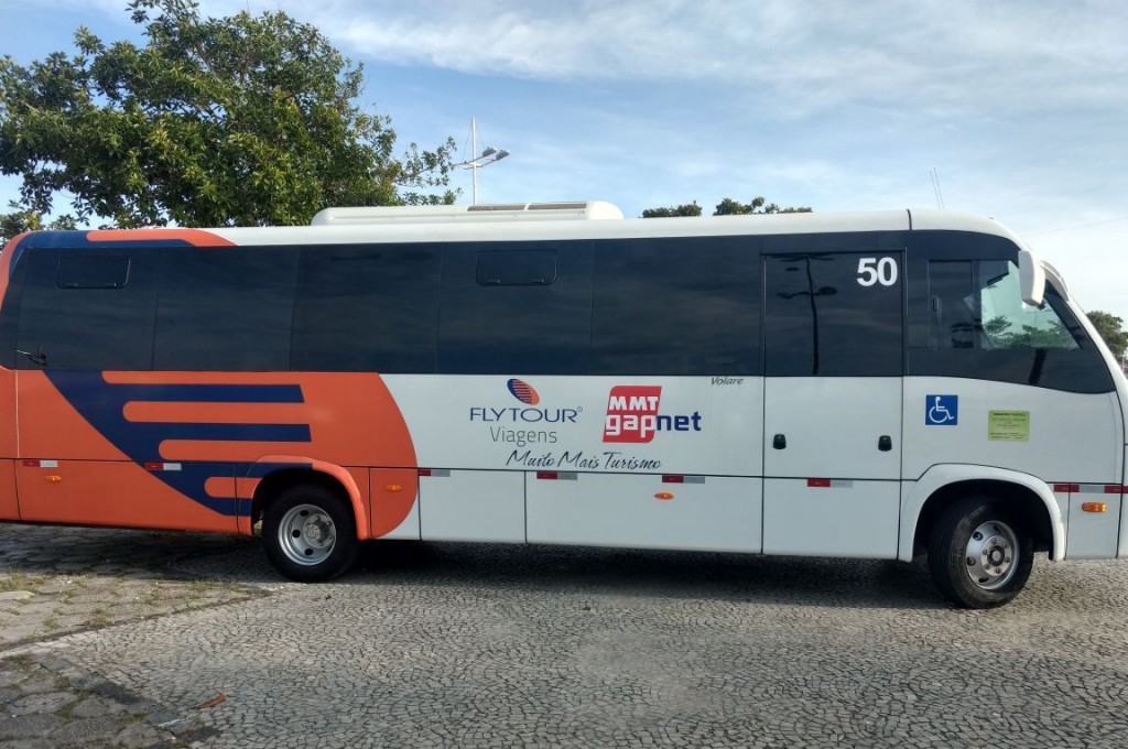 Flytour Viagens MMT lança nova marca em seus produtos e serviços Novo logo estará em toda frota até abril