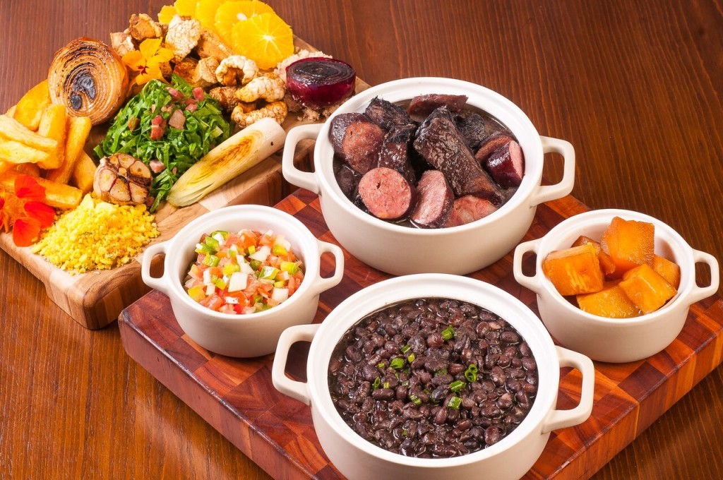 Infinity Blue tem aumento de visitantes externos em seus restaurantes A feijoada do Blue Marine Restaurante é o prato mais famoso do cardápio