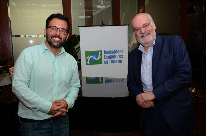 Agenciamento turístico teve crescimento de 15% em 2017 Glauber Santos e Marciano Gianerini Freire