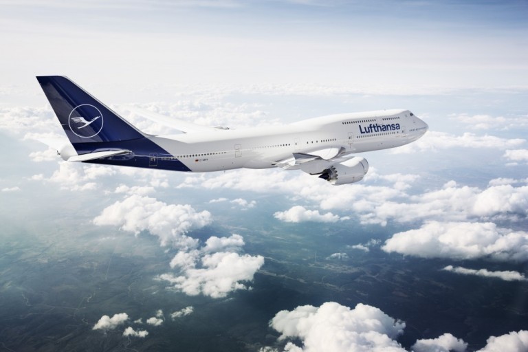 Por meio do acordo, a Lufthansa, a Austrian Airlines, a Brussels Airlines e a Swiss International Air Lines continuarão a usar o Altea Passenger Service System da Amadeus para reserva, inventário e controle de partidas
