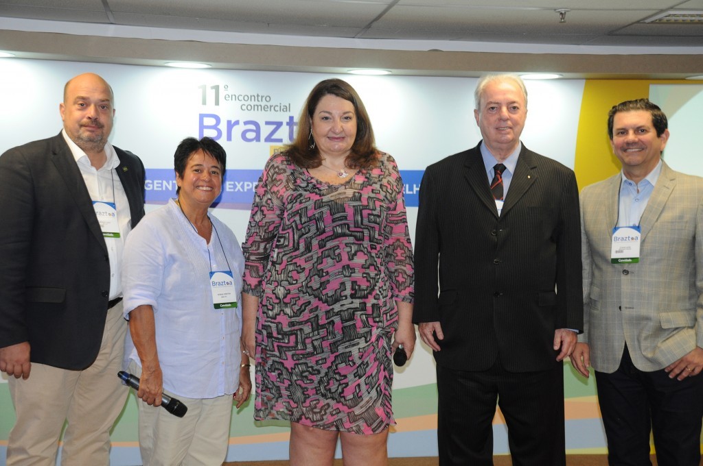 11° Encontro Braztoa RJ dobra de tamanho e reúne até 1.000 pessoas e 60 expositores 1 Michael Nagy, do RioCVB, Cristina Fristch, da ABAV-RJ, Magda Nassar, da Braztoa, Nilo Sergio, secretário de Turismo do RJ, e Otávio Leite, deputado federal