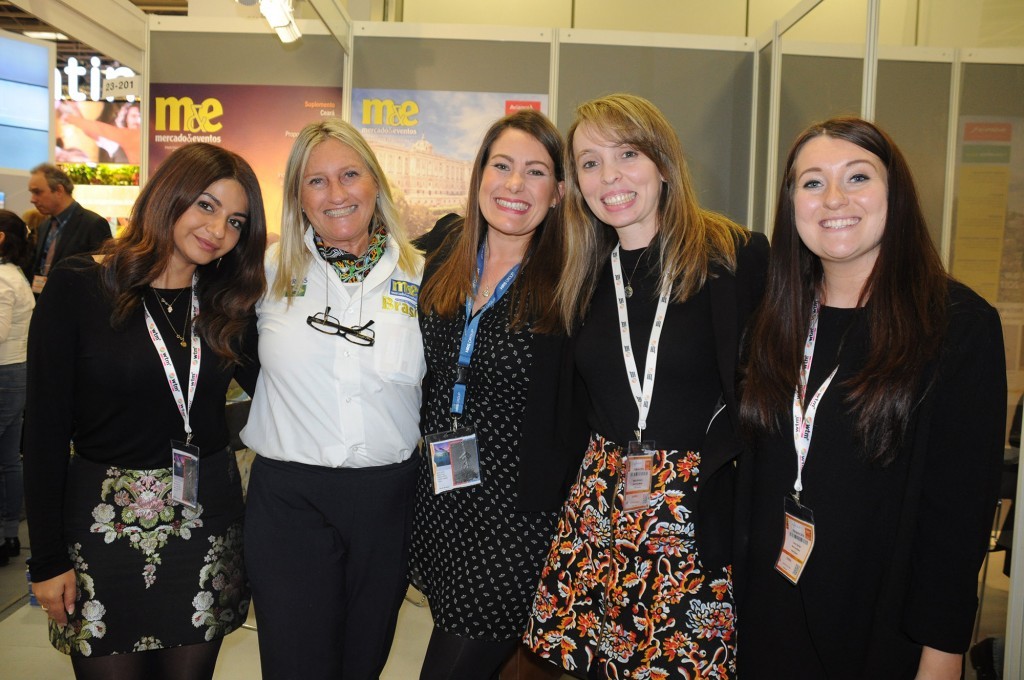 Rosa Masgrau, do M&E, com Yasmin Amin, Nicole Collett, Natalia Hartmann e Drew Harrison, da WTM