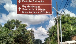 Belo Horizonte instala novas placas de sinalização turística