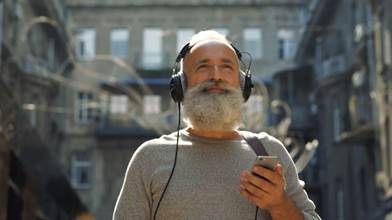 KLM lança série de podcasts focados em experiências únicas de viagem; vídeo image005