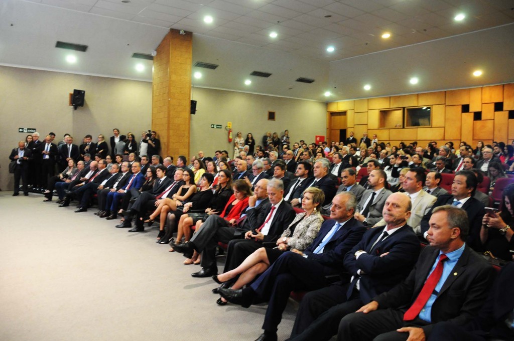 Novo ministro do Turismo, Lummertz agradece apoio e destaca potencial e desafios 3 Auditório do MTur lotado durante cerimônia de transição de cargo