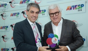 Aviesp entrega prêmio TOP; fotos