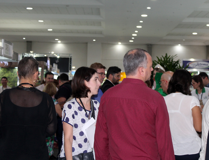 Veja mais fotos do primeiro dia do Salão do Turismo da Abav-PR 1 Grande movimento nos corredores do Salao