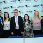 Marcos Lucas, Fernando Santos, Juliana Assumpção e Sebastião Pereira, da Aviesp, como Juliana Luengo, da Bedsonline, e Alexandra Caprioli, diretora de turismo de Campinas