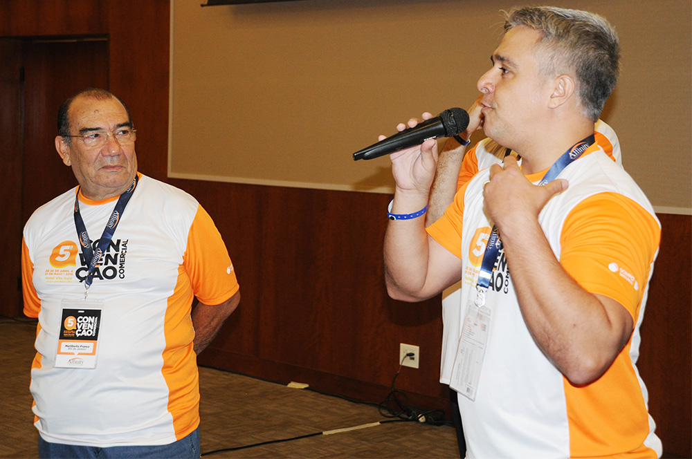 5ª Convenção Comercial: Affinity lança plataforma exclusiva de treinamento 1 Marilberto França, CEO, e Erik Lorga, gestor nacional de Corretoras da Affinity