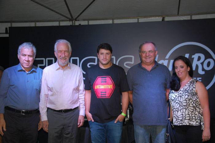 Veja Fotos da abertura da 2° Convenção BWT Operadora 1 Professor Joca Presidente da Paraná Turismo Darci Piana Presidente da Fecormercio Adonai Filho da BWT Operadora Ivo Hauer Secretario de Turismo de Matinhos e Celita Weigrit Turismo do Parana