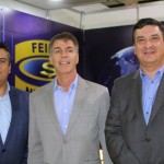 Sandro Reis e Jaime Oliveira com Jefferson Munhoz, da rede Bourbon