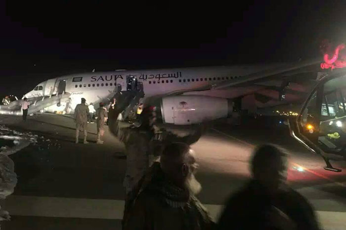 Avião da Saudi, após pouso de emergência - Foto: reprodução Twitter