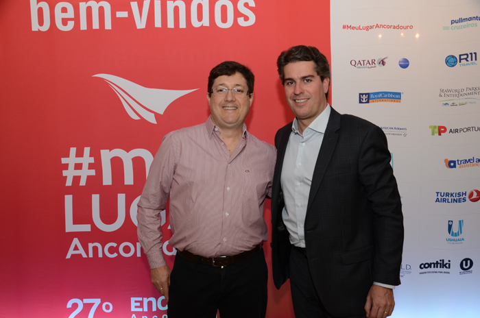 Ancoradouro reposiciona operadora e apresenta novos produtos 1 Cesar Turlão, da Mondiale, e Juarez Cintra Neto, presidente do Grupo Ancoradouro