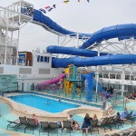 Espaço para as crianças na piscina Espaço para as crianças na piscina