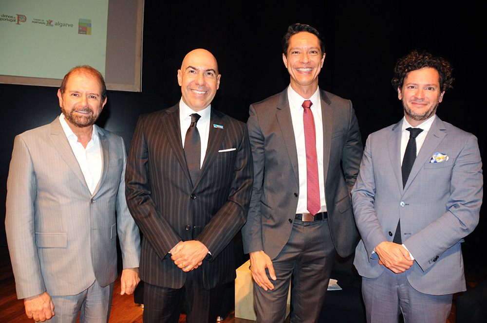 Portugal 360: os próximos 10 anos do turismo no Brasil e os exemplos de Portugal Guilherme Paulus, da GJP, Marcelo Alves, da Riotur, Sergio Aguiar, da Globonews, e Luis Araujo, do Turismo de Portugal