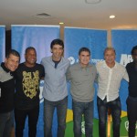Luis Paulo Luppa e Mario Antonio com Marcelinho Carioca, Mauro Galvão, Paulo Nunes e Tinga