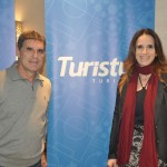 Mario Antonio Couto, da Trend, com Fernanda Stürmer, diretora comercial da Turistur