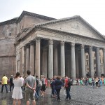 Panteão foi construído no século 1 pelo Imperador Adriano e é uma das poucas estruturas intactas do período