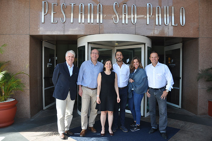 Pestana prevê 20 novas aberturas em 2 anos; entenda a expansão 1 Paulo Dias, José Theotónio, Sofia Fernandes, Pedro Botelho, Gilda Luis e Gustavo Jarussi, do Grupo Pestana