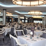 The Manhattan Room, o maior restaurante do navio