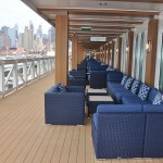 The Waterfront, espaços reservados no deck para apreciar a vista